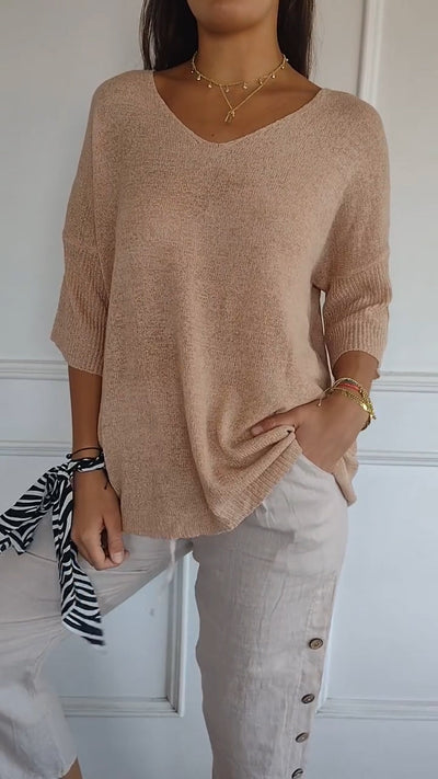 Jilly | Timeless V-Neck Top