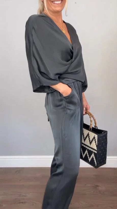 Vita | Casual V-Neck Set