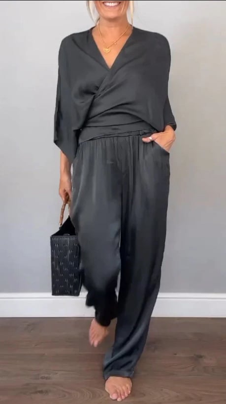 Vita | Casual V-Neck Set