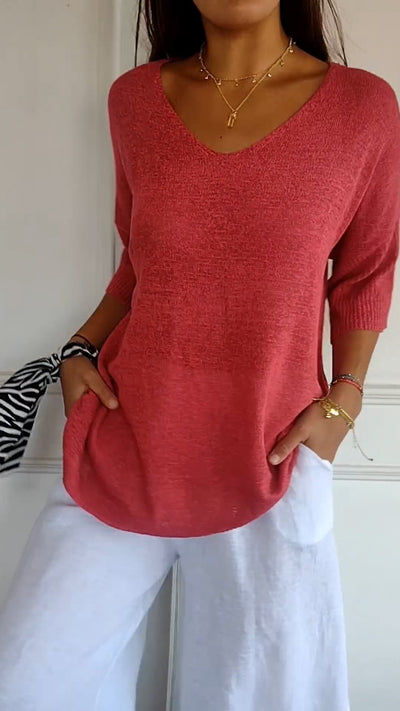 Jilly | Timeless V-Neck Top