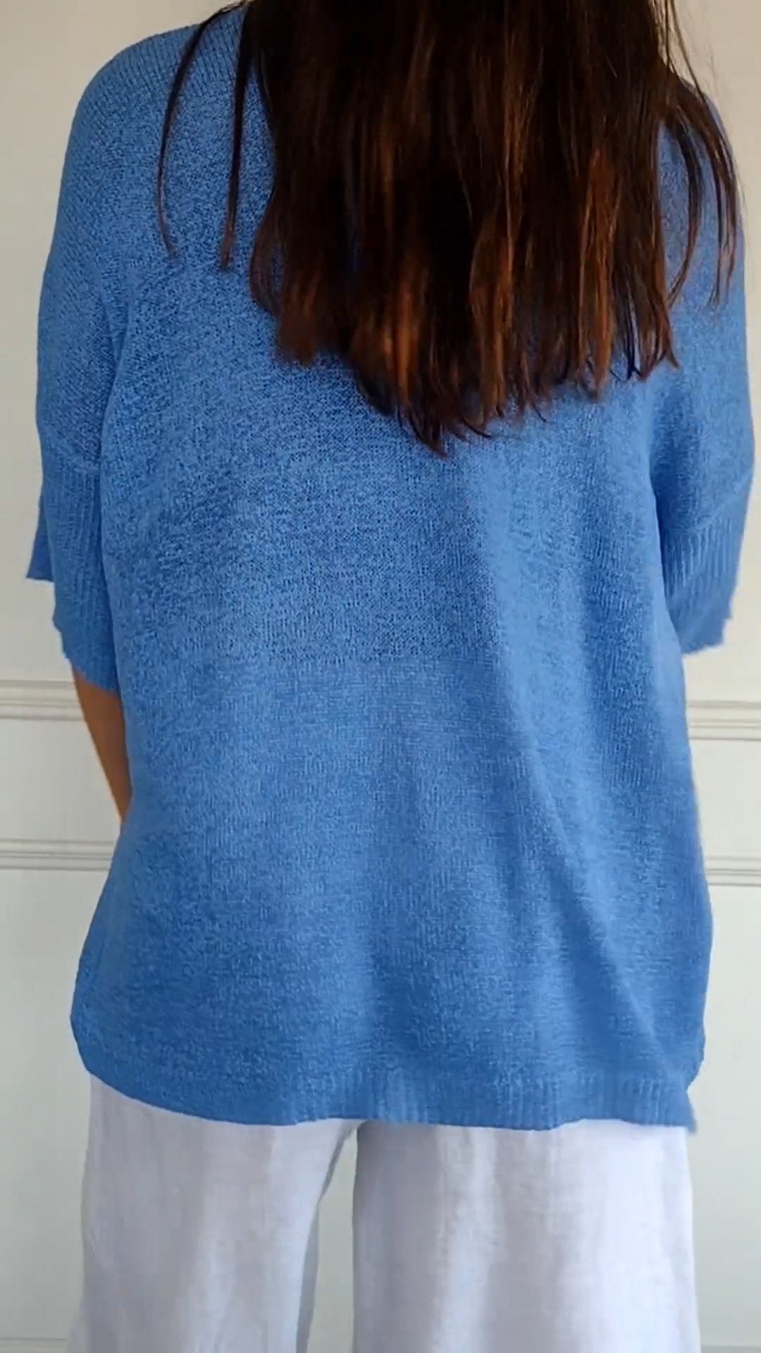 Jilly | Timeless V-Neck Top